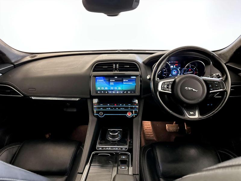 Used Jaguar F-Pace 2019 for sale - 76960943: Photo 3