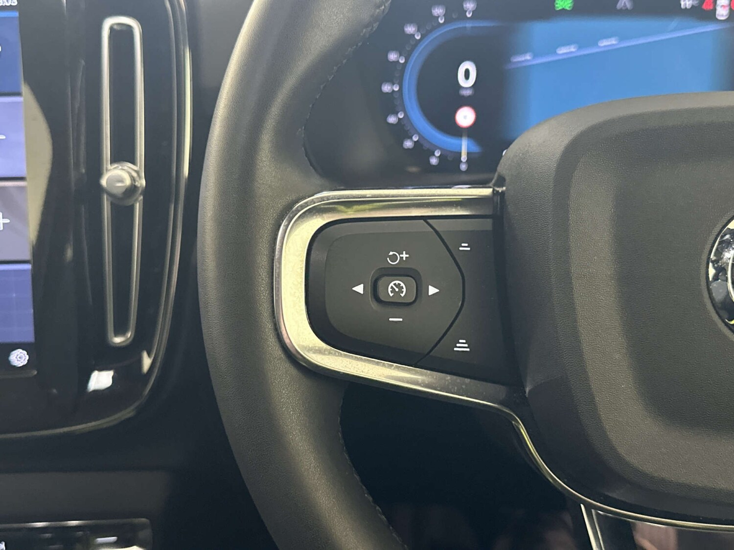 Used Volvo C40 2023 for sale - 77988238: Photo 17