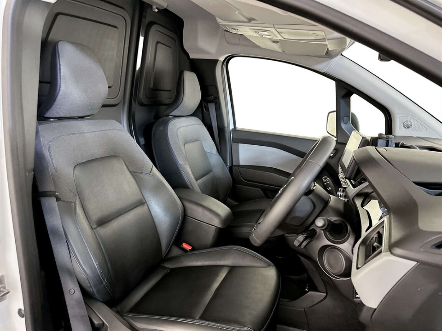 Used Nissan Other 2023 for sale - 77406136: Photo 12