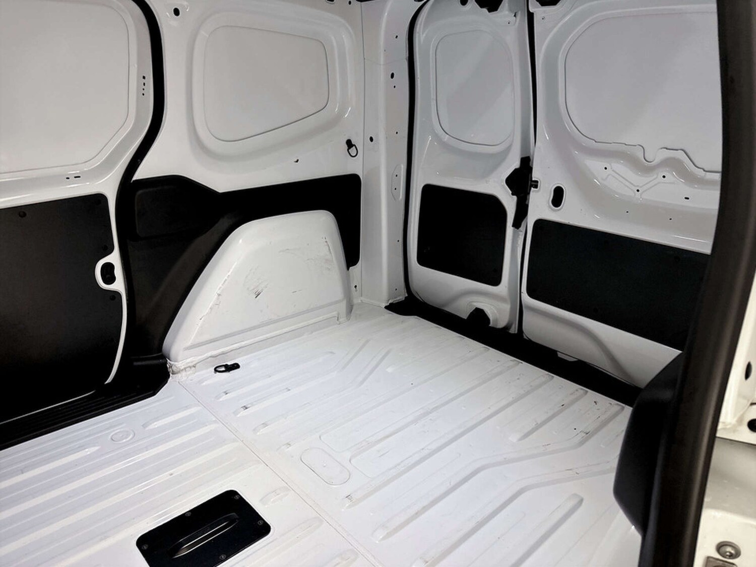 Used Nissan Other 2023 for sale - 77406136: Photo 13