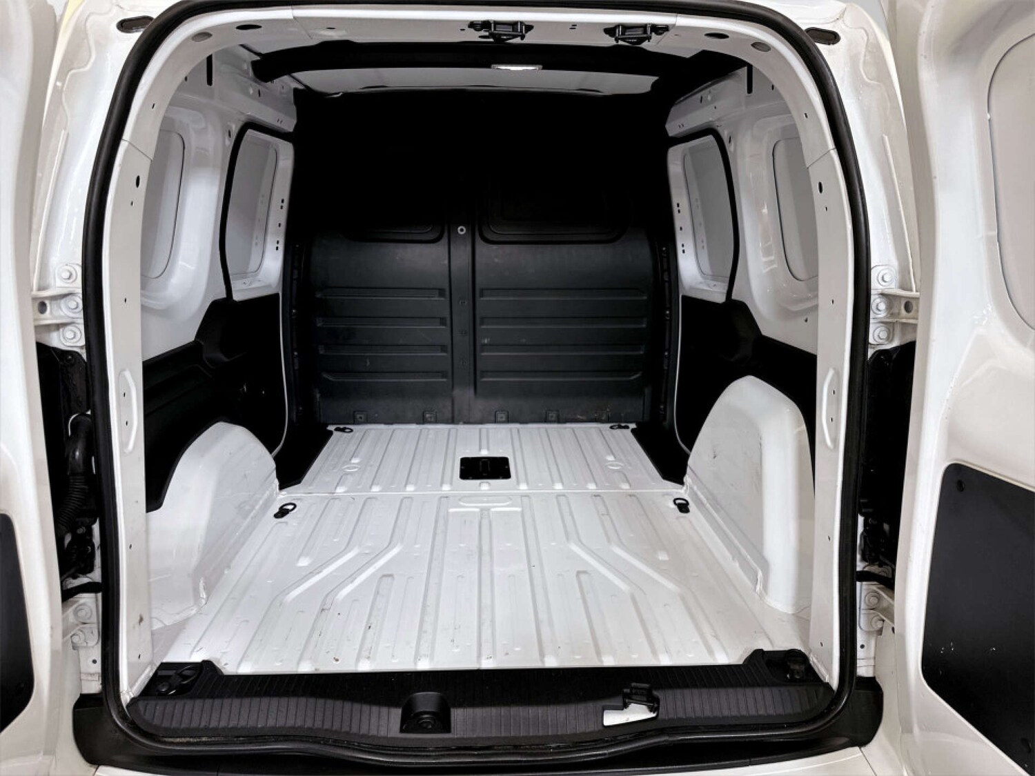 Used Nissan Other 2023 for sale - 77406136: Photo 14