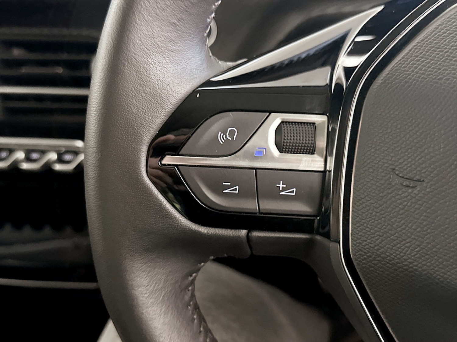 Used Peugeot 208 2023 for sale - 77762337: Photo 18