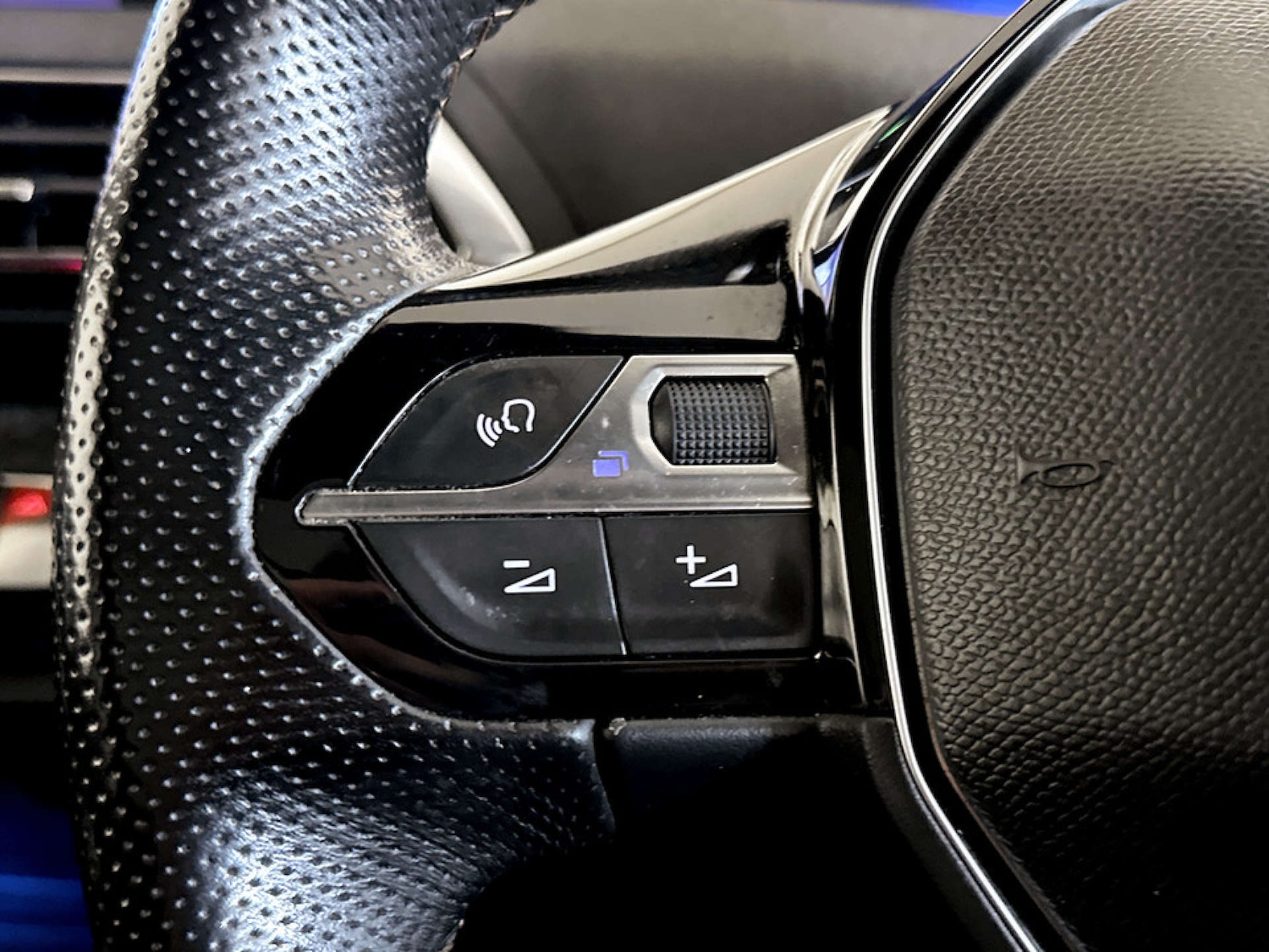 Used Peugeot 3008 2018 for sale - 77262808: Photo 19