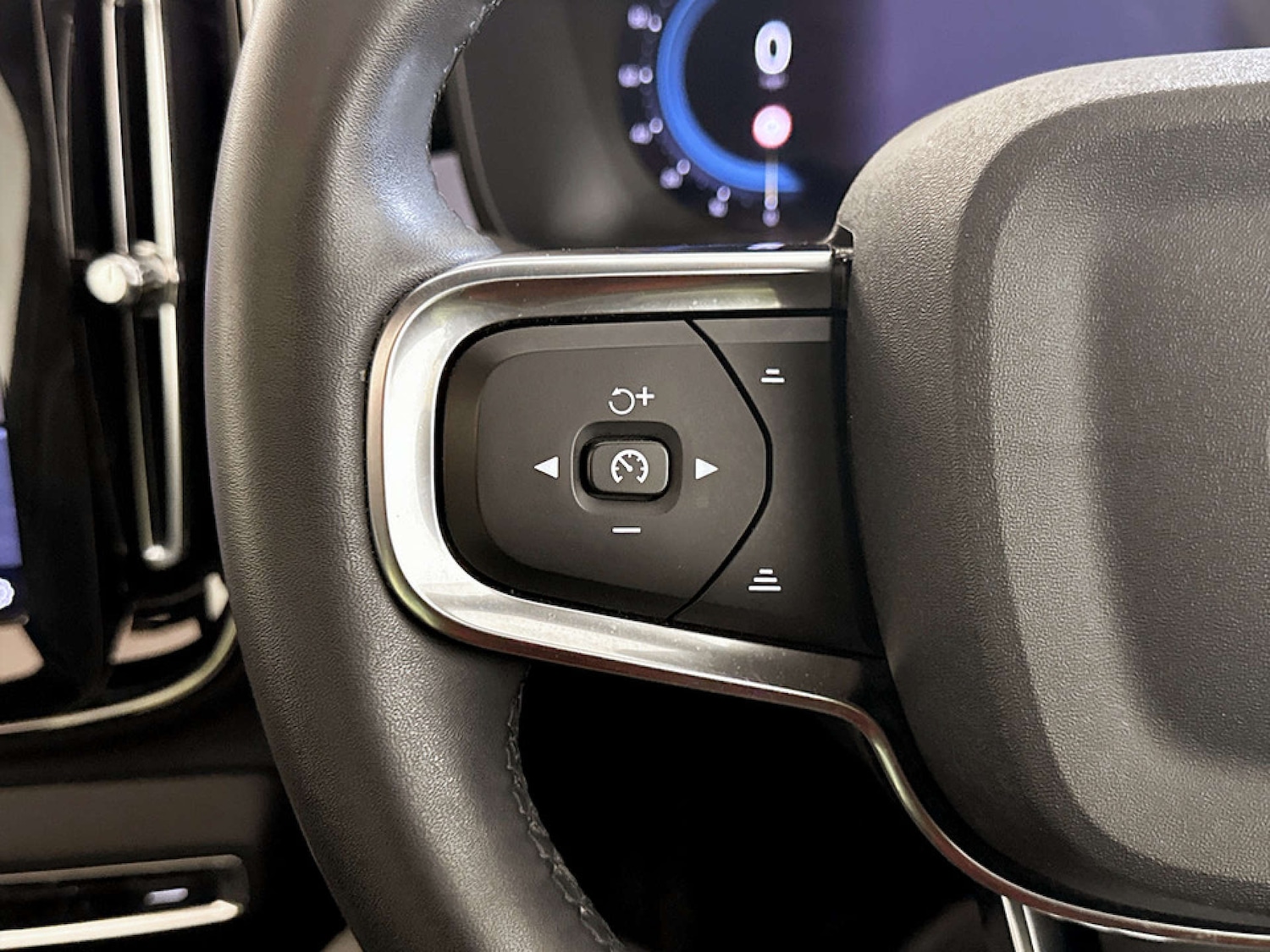 Used Volvo XC40 2022 for sale - 77420203: Photo 17