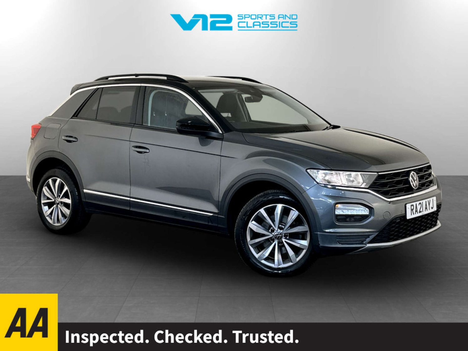 Used Volkswagen T-Roc 2021 for sale - 77643216: Photo 1