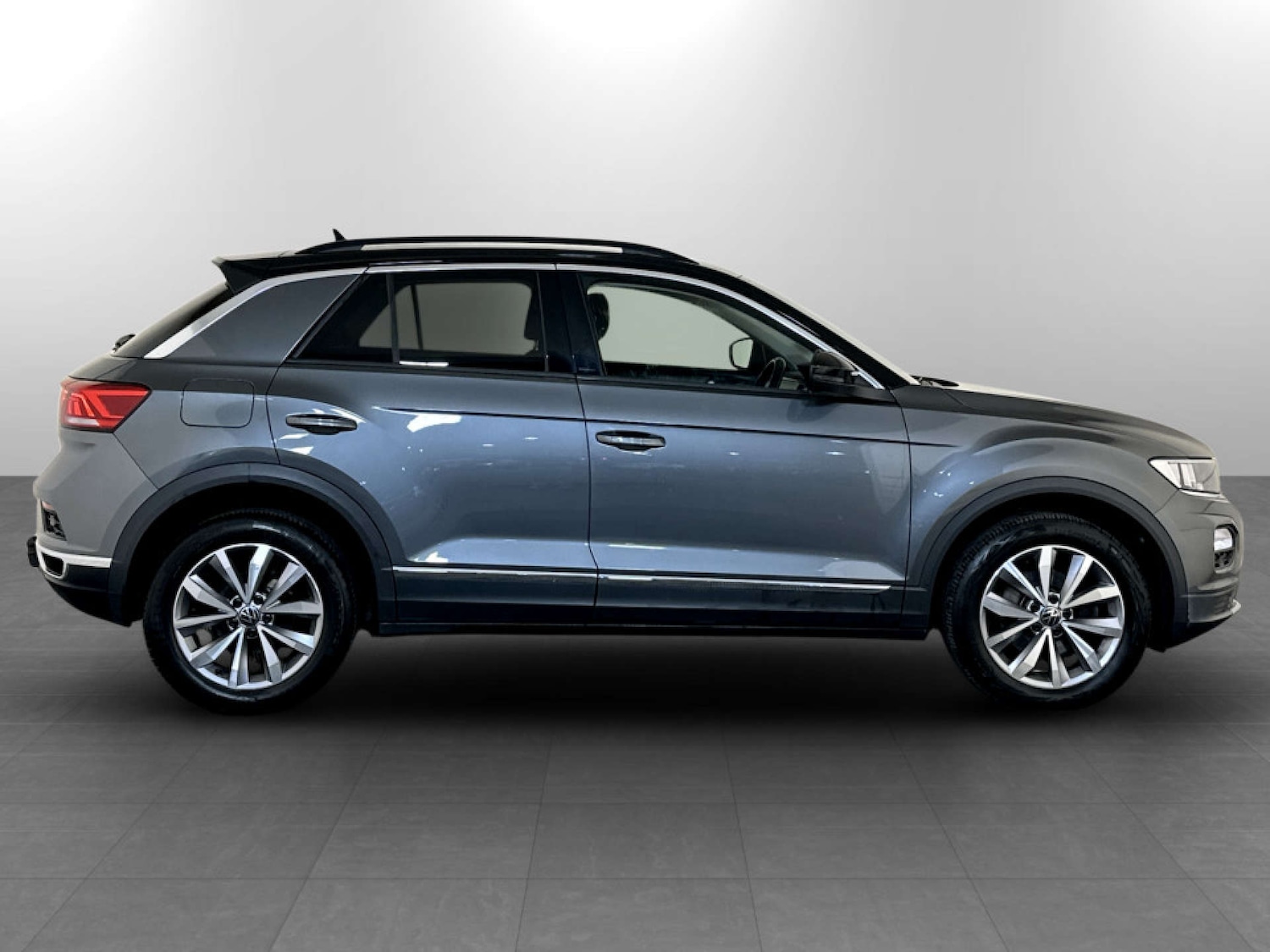 Used Volkswagen T-Roc 2021 for sale - 77643216: Photo 11