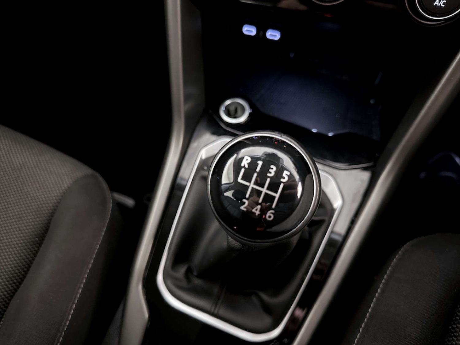 Used Volkswagen T-Roc 2021 for sale - 77643216: Photo 26