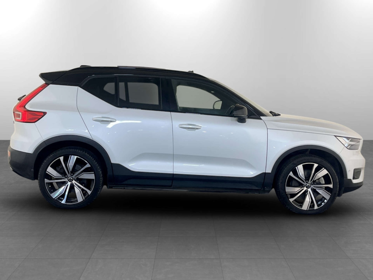 Used Volvo XC40 2021 for sale - 77452463: Photo 10