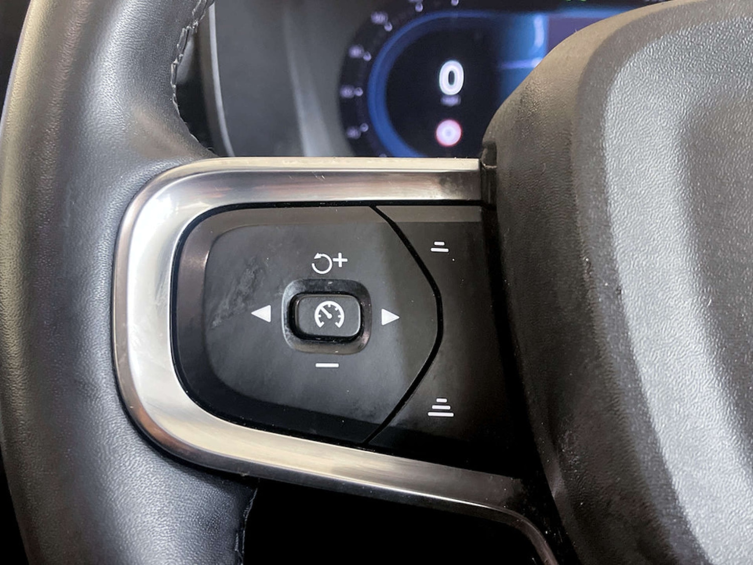 Used Volvo XC40 2021 for sale - 77452463: Photo 16