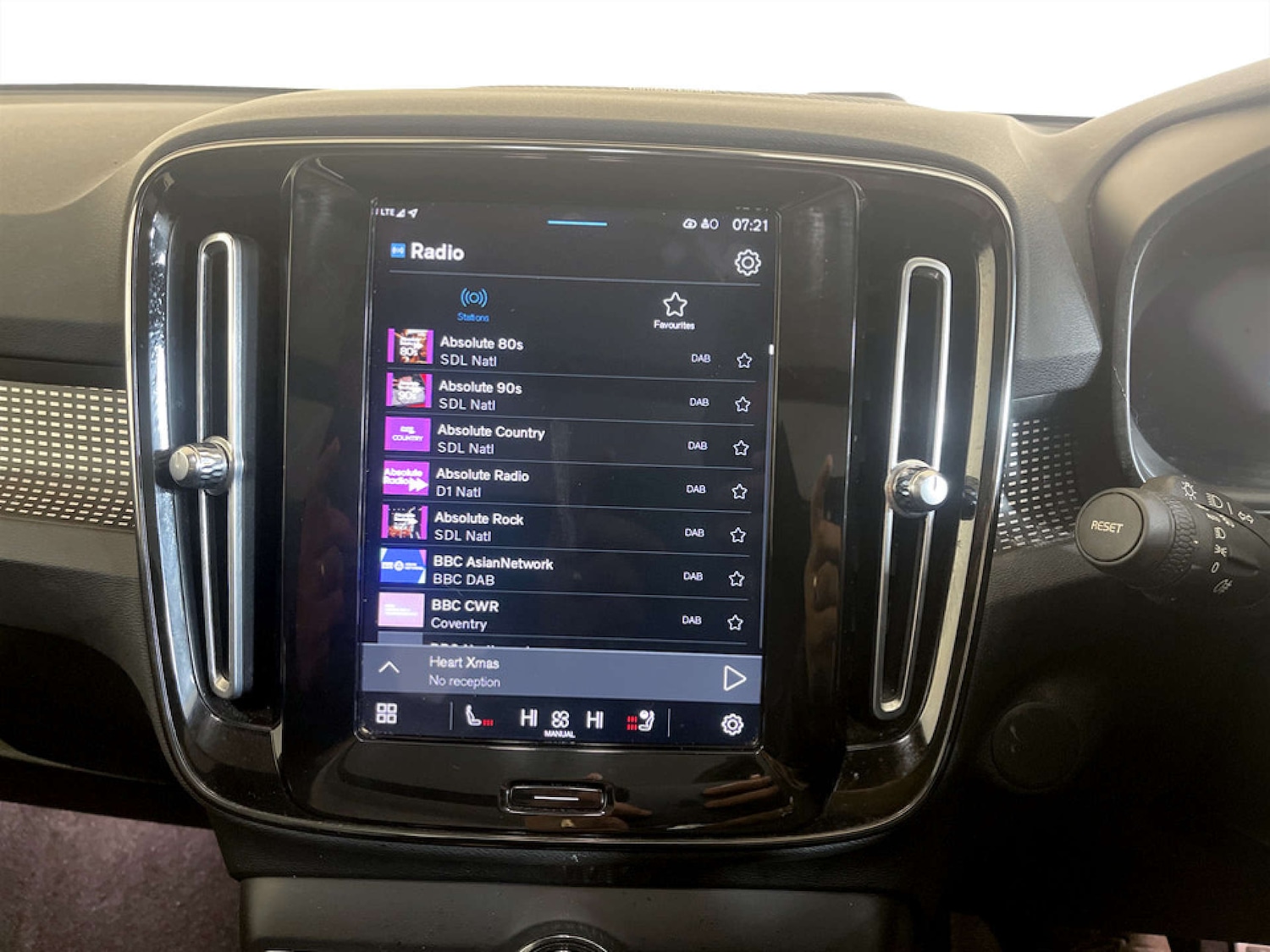 Used Volvo XC40 2021 for sale - 77452463: Photo 25