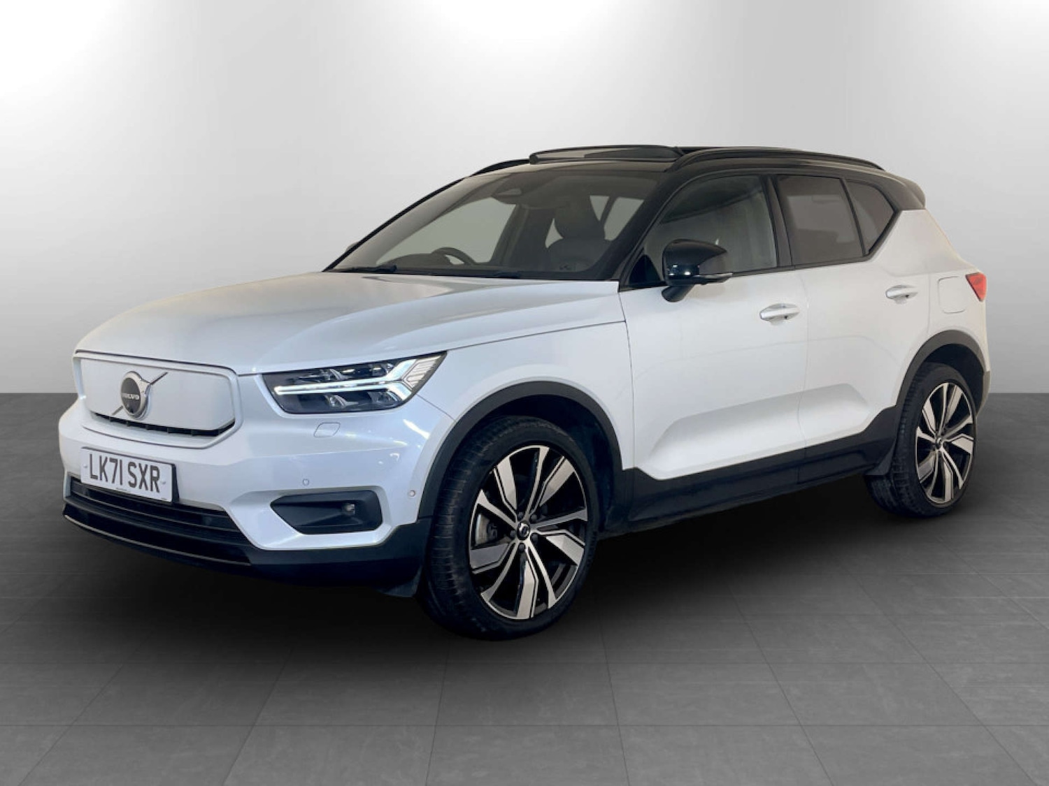 Used Volvo XC40 2021 for sale - 77452463: Photo 5