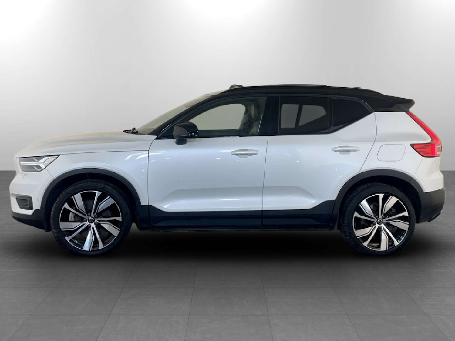 Used Volvo XC40 2021 for sale - 77452463: Photo 6