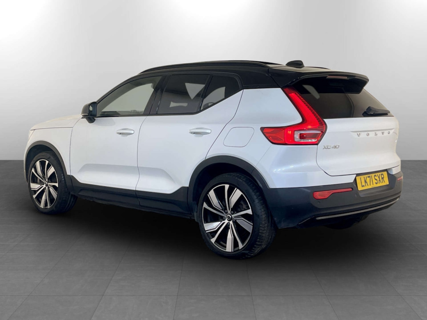 Used Volvo XC40 2021 for sale - 77452463: Photo 7