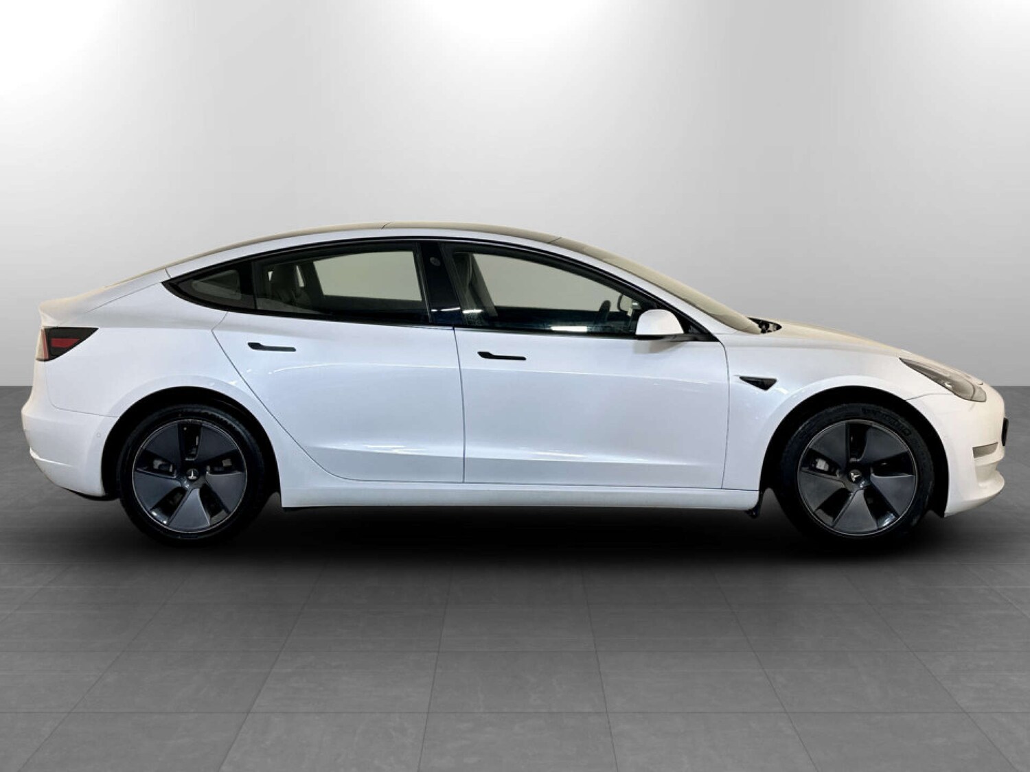 Used Tesla Model 3 2021 for sale - 77490221: Photo 10