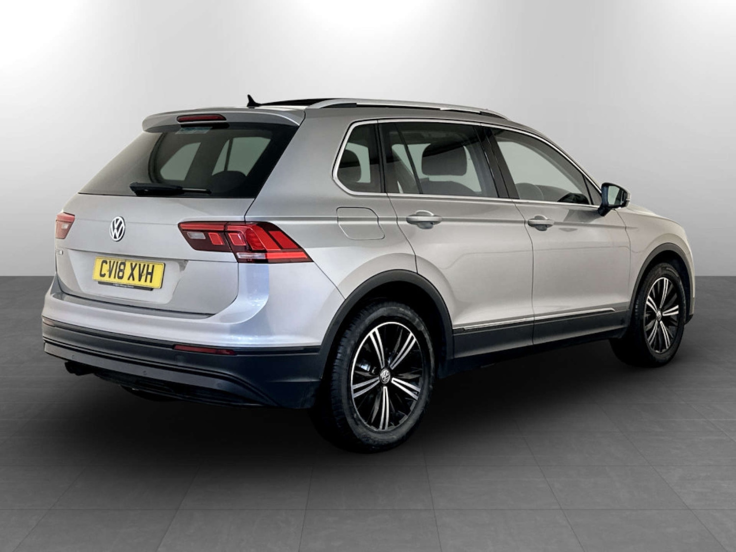 Used Volkswagen Tiguan 2018 for sale - 77364267: Photo 10