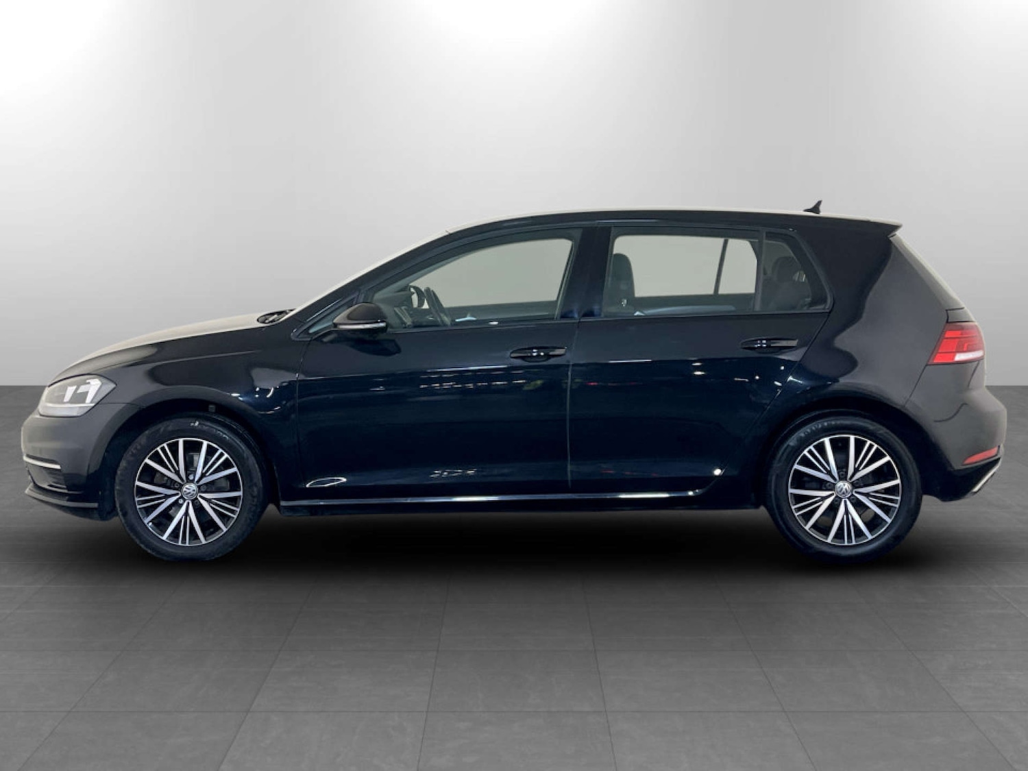 Used Volkswagen Golf 2019 for sale - 77185474: Photo 7