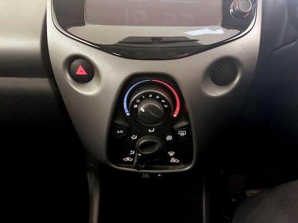 Used Toyota AYGO 2019 for sale - 76154250: Photo 26