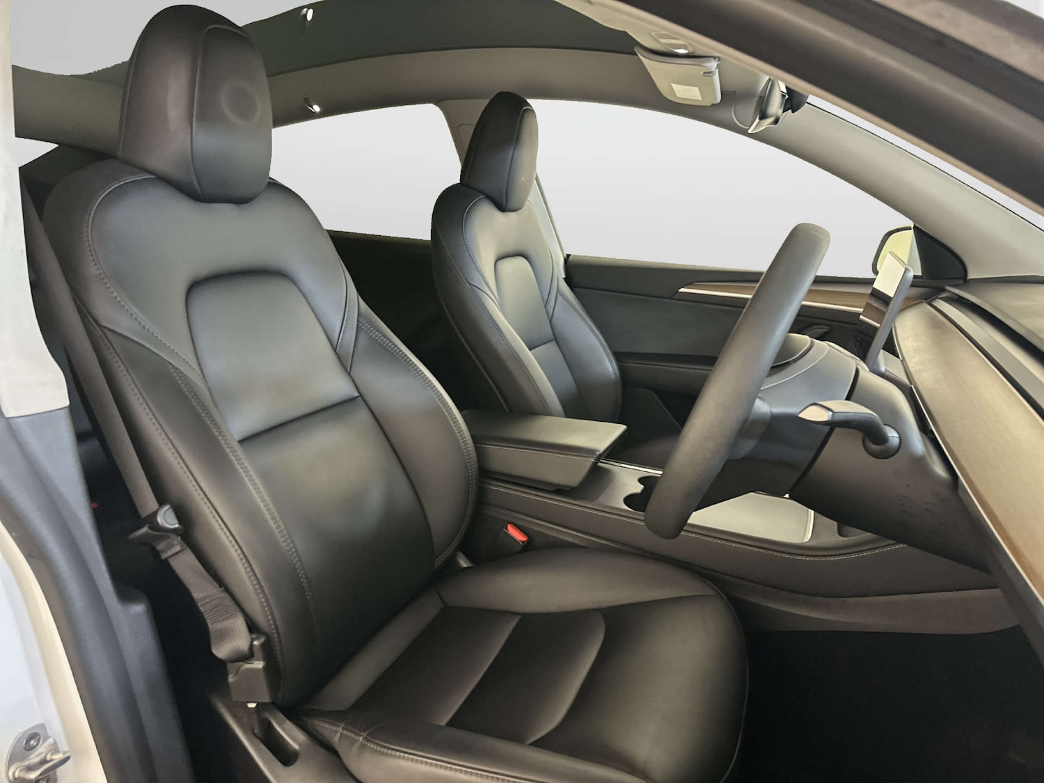 Used Tesla Model Y 2024 for sale - 77845608: Photo 3