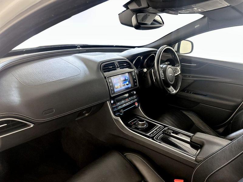 Used Jaguar XE 2017 for sale - 76344406: Photo 12