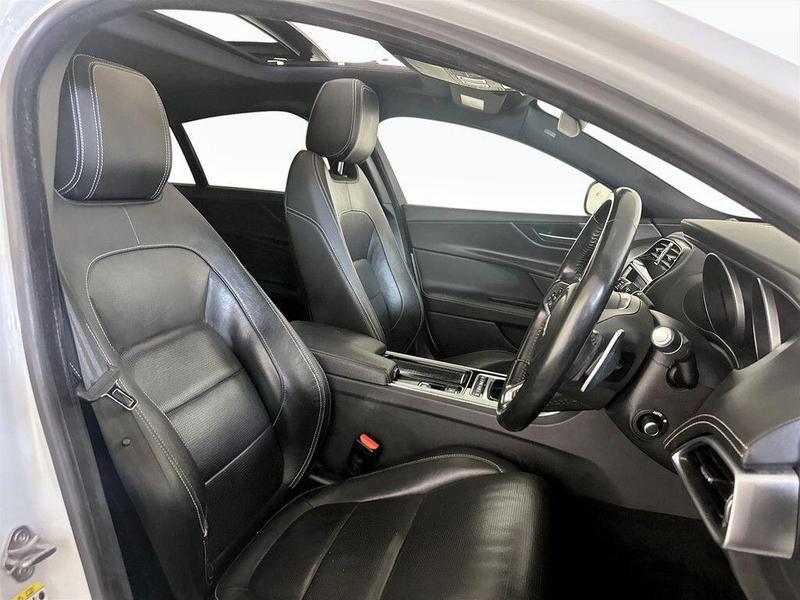 Used Jaguar XE 2017 for sale - 76344406: Photo 13