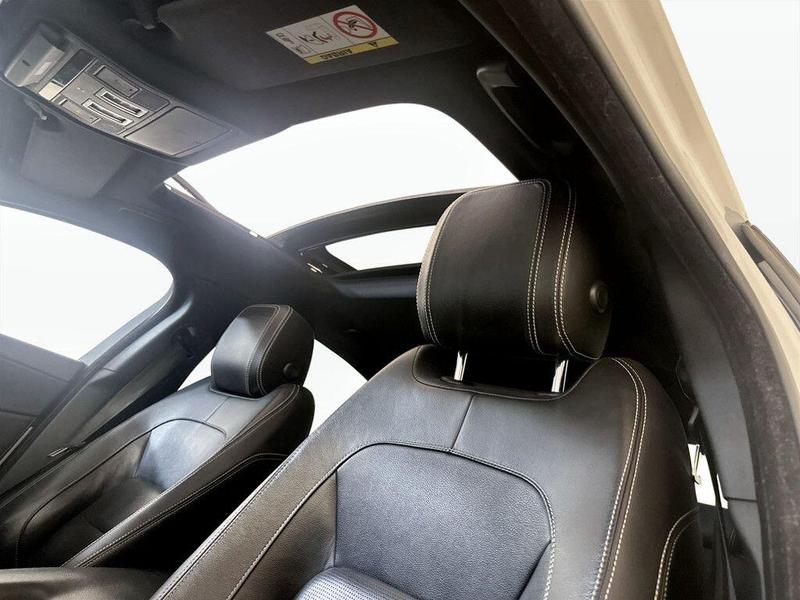 Used Jaguar XE 2017 for sale - 76344406: Photo 14