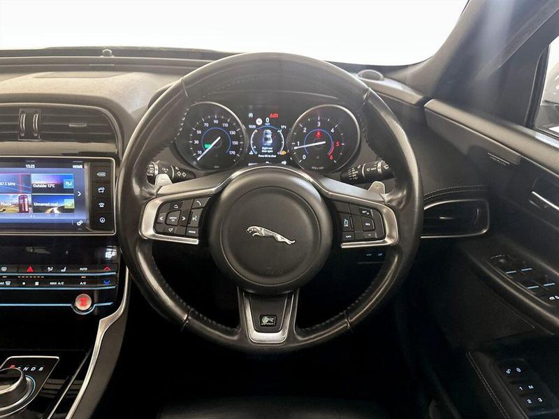 Used Jaguar XE 2017 for sale - 76344406: Photo 17