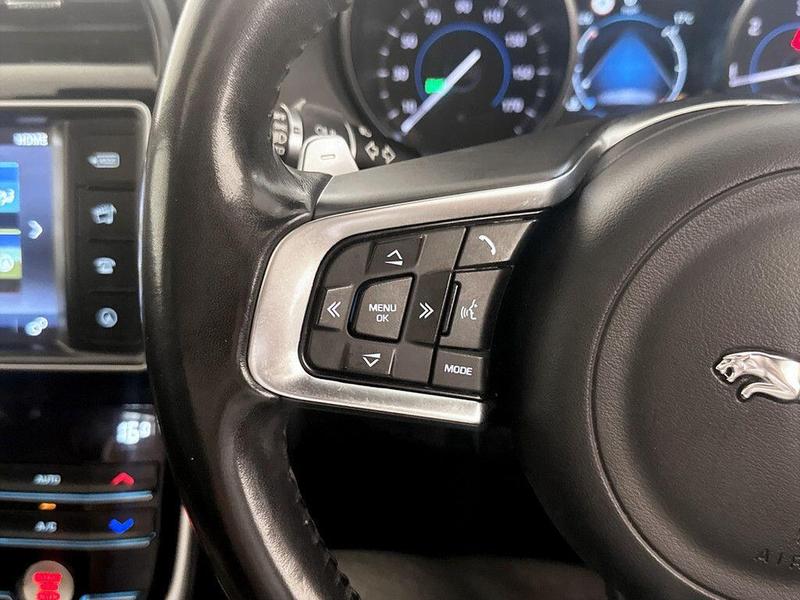 Used Jaguar XE 2017 for sale - 76344406: Photo 18
