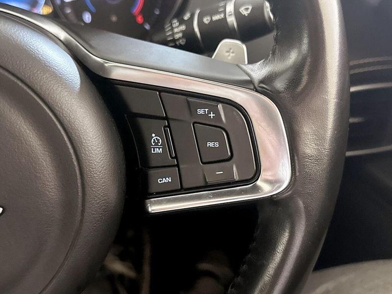 Used Jaguar XE 2017 for sale - 76344406: Photo 19