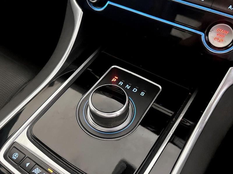 Used Jaguar XE 2017 for sale - 76344406: Photo 25