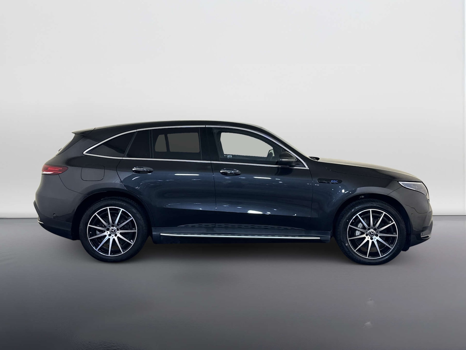 Used Mercedes-Benz EQC 2023 for sale - 77915395: Photo 11