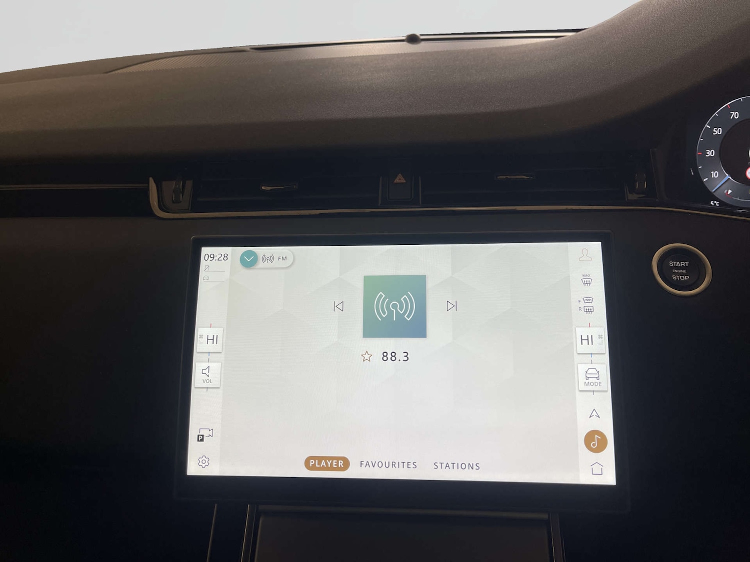 Used Land Rover Range Rover Evoque 2024 for sale - 77963181: Photo 21