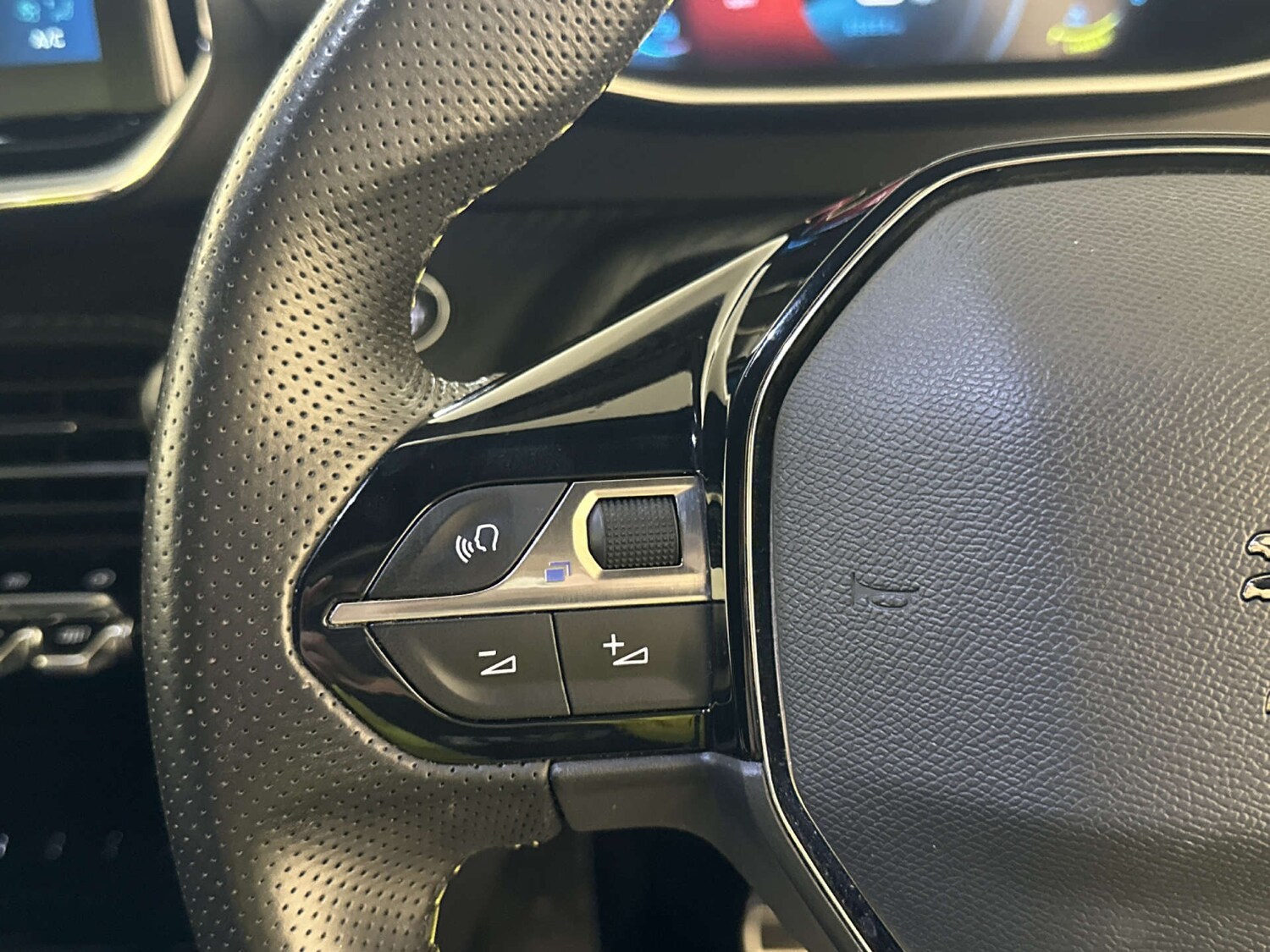 Used Peugeot 2008 2021 for sale - 78167937: Photo 17