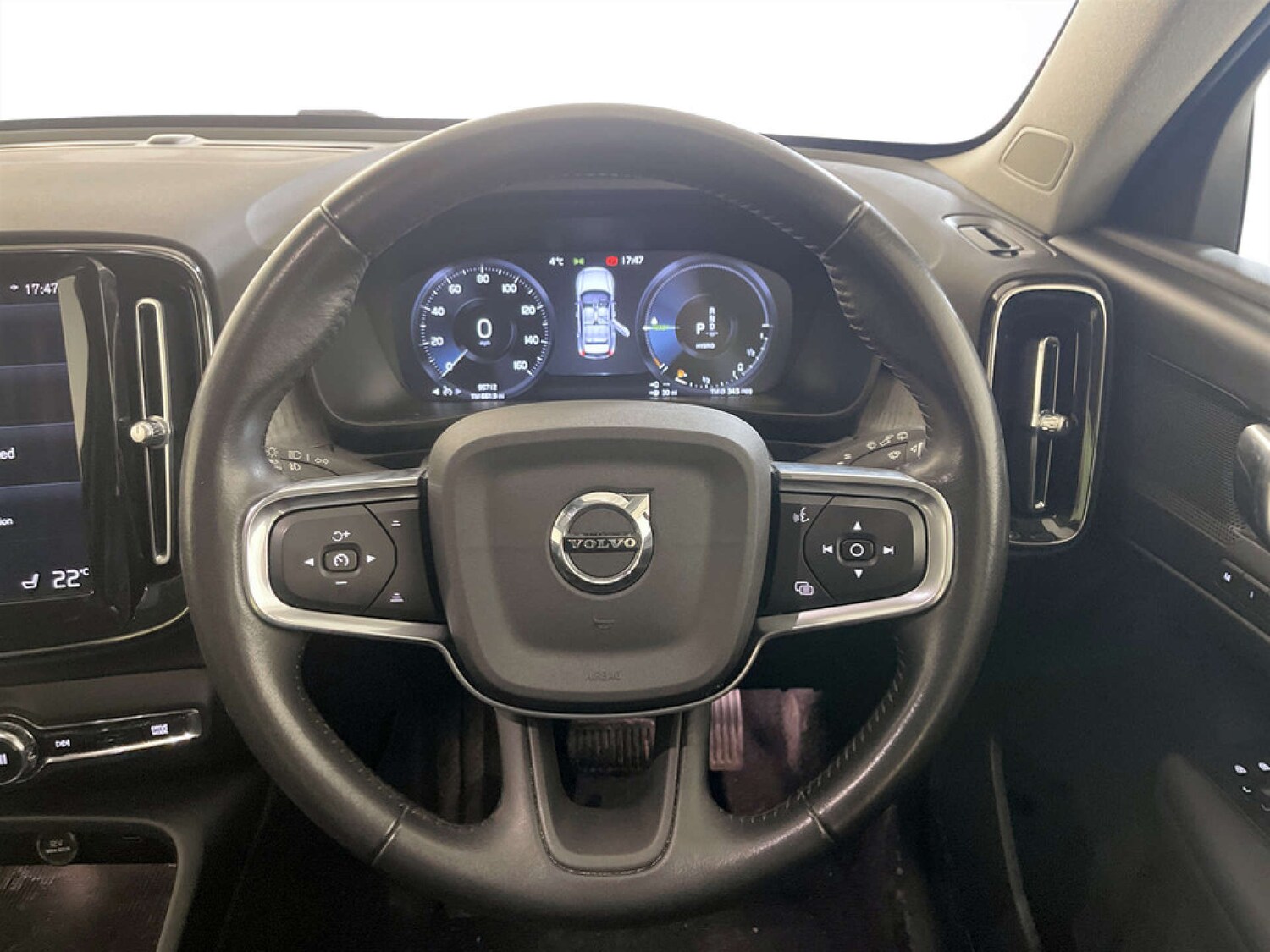 Used Volvo XC40 2021 for sale - 77490234: Photo 16