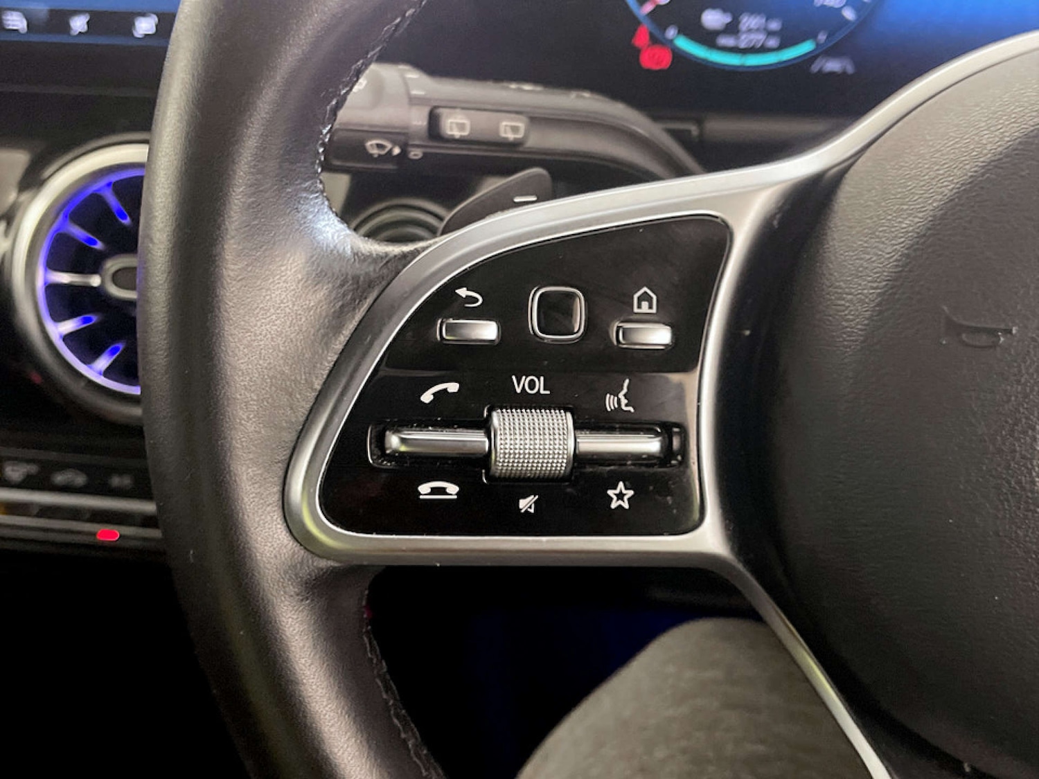 Used Mercedes-Benz EQA 2023 for sale - 77185404: Photo 17