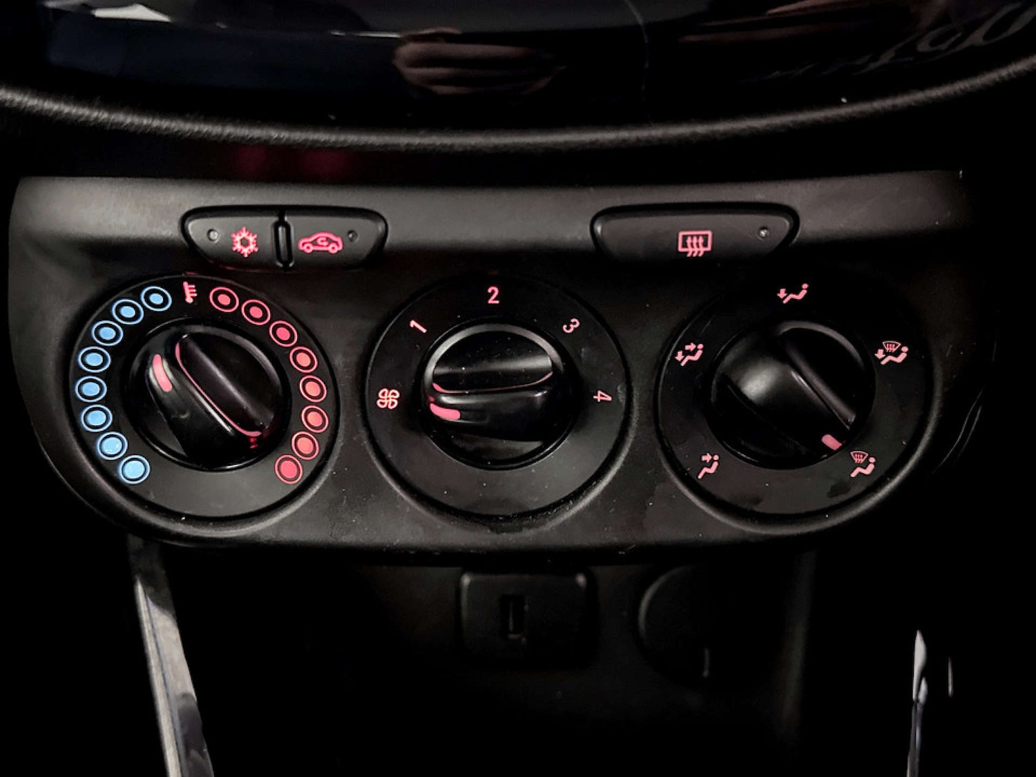 Used Vauxhall ADAM 2017 for sale - 77762296: Photo 23