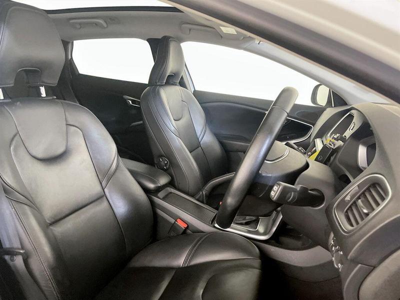 Used Volvo V40 2016 for sale - 76494707: Photo 13