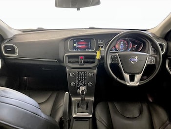 Used Volvo V40 2016 for sale - 76494707: Photo