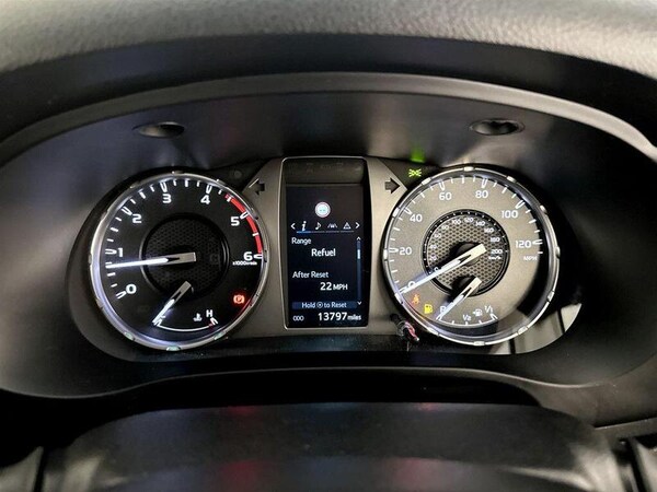 Used Toyota Hilux 2021 for sale - 76209419: Photo 18