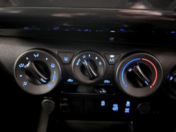 Used Toyota Hilux 2021 for sale - 76209419: Photo 24