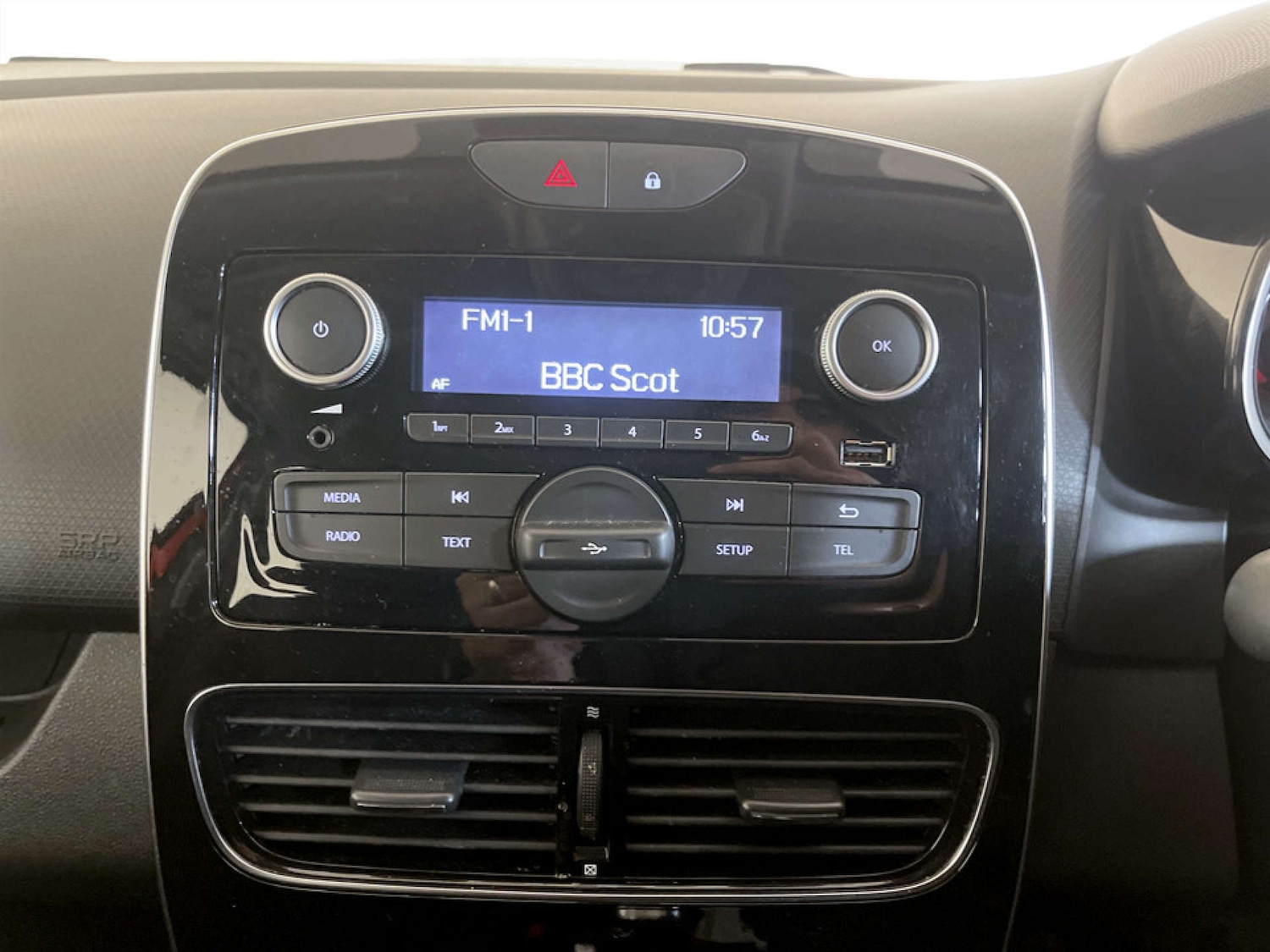 Used Renault Clio 2018 for sale - 77259101: Photo 20