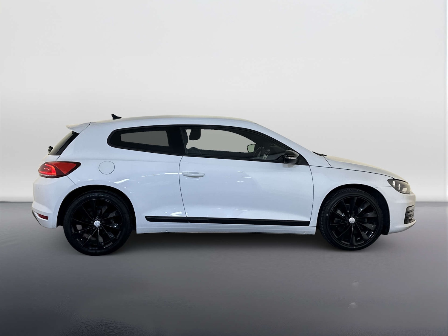 Used Volkswagen Scirocco 2018 for sale - 77998592: Photo 11