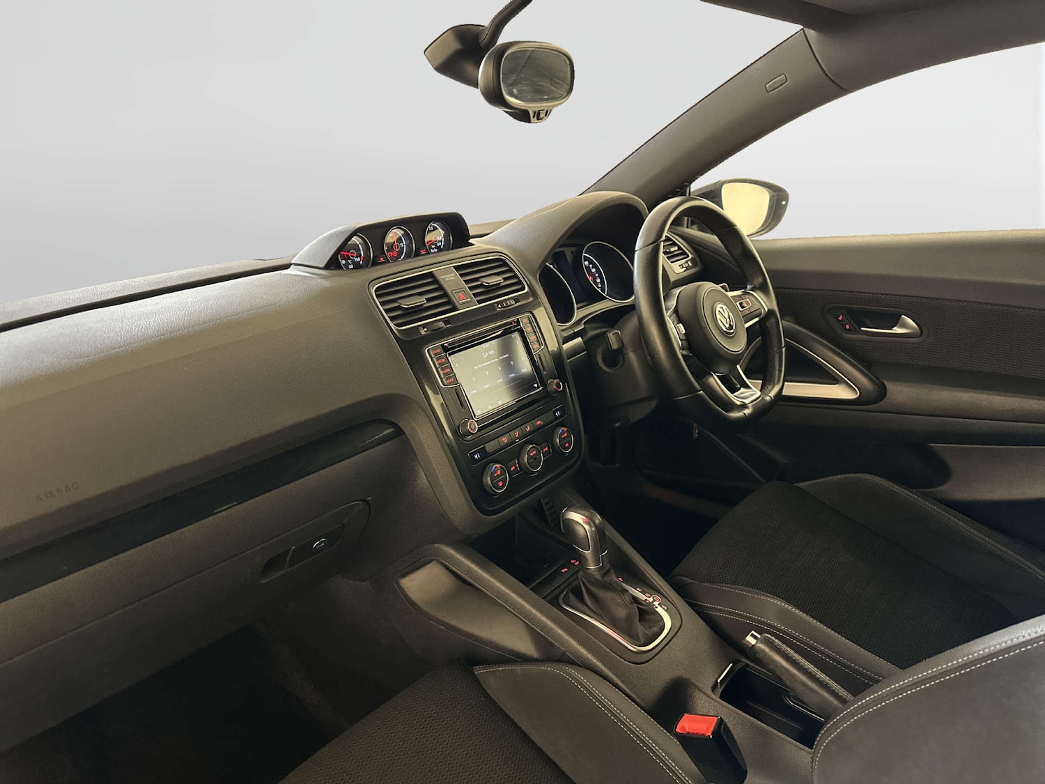 Used Volkswagen Scirocco 2018 for sale - 77998592: Photo 12