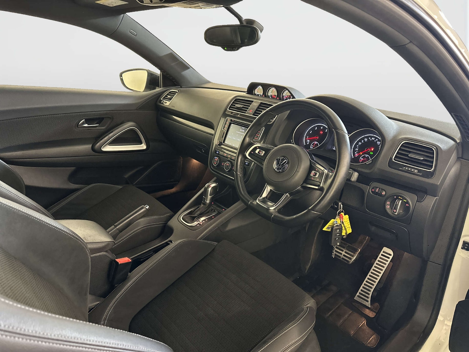 Used Volkswagen Scirocco 2018 for sale - 77998592: Photo 15