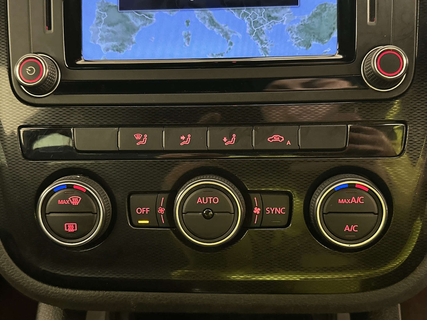 Used Volkswagen Scirocco 2018 for sale - 77998592: Photo 23