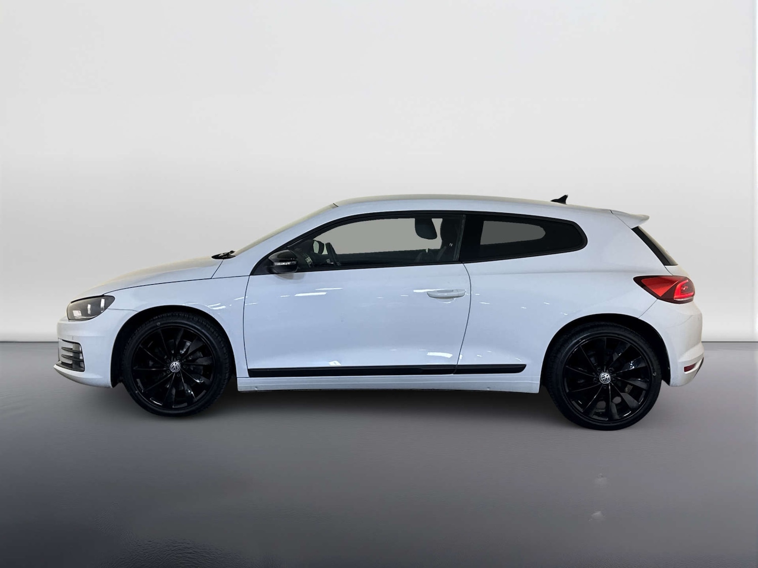 Used Volkswagen Scirocco 2018 for sale - 77998592: Photo 7