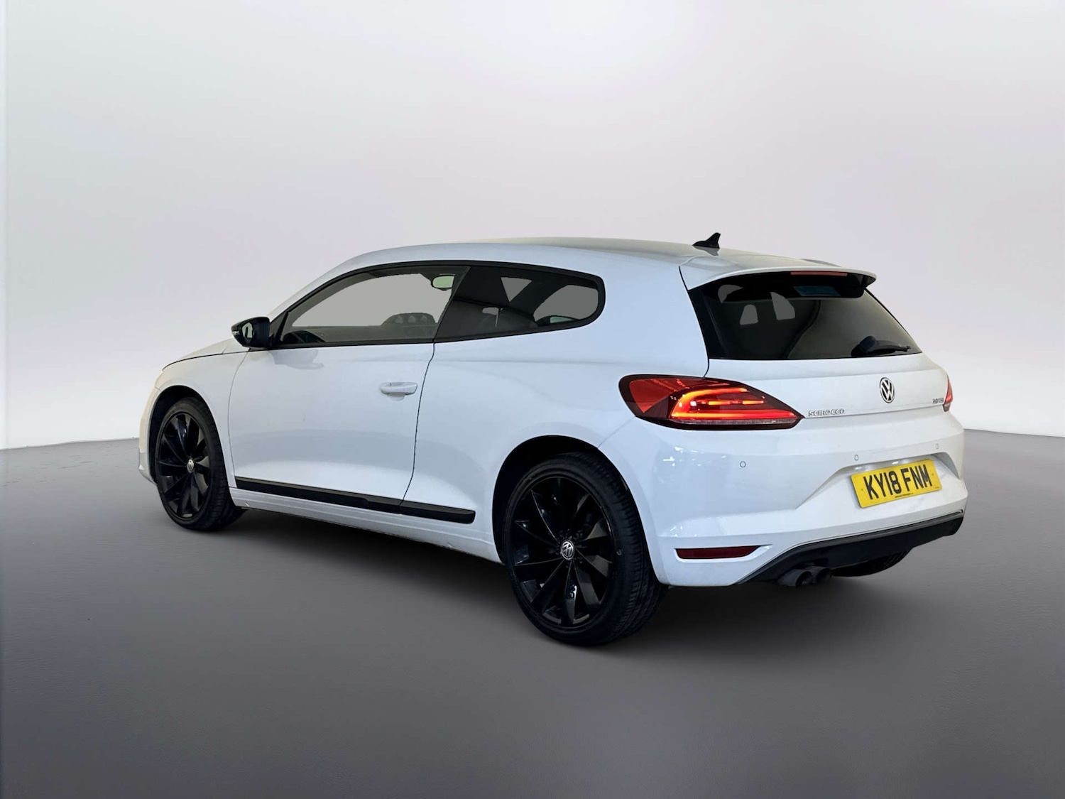 Used Volkswagen Scirocco 2018 for sale - 77998592: Photo 8