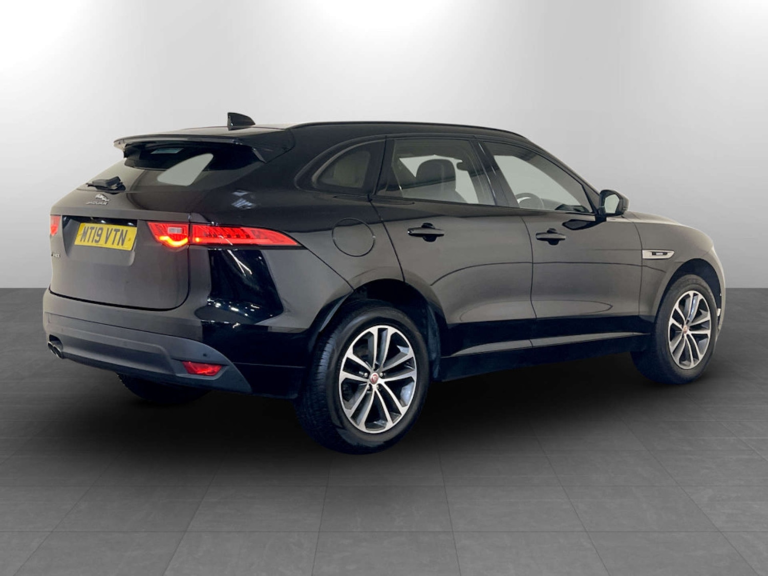Used Jaguar F-Pace 2019 for sale - 77185392: Photo 10