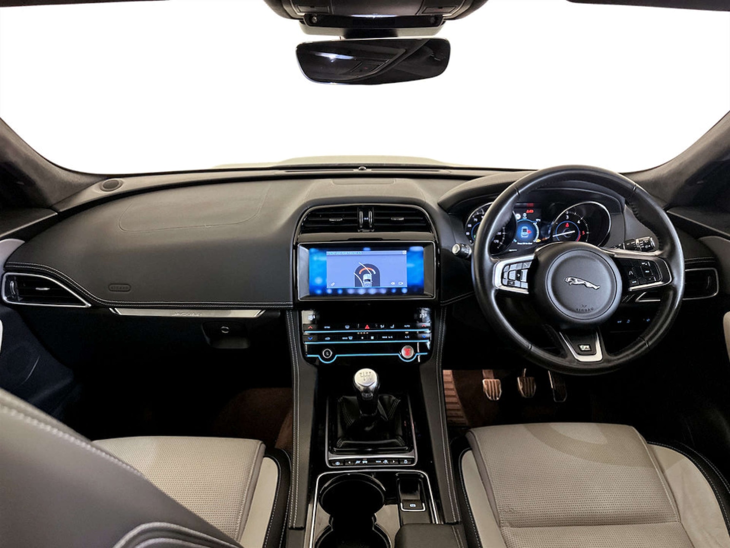 Used Jaguar F-Pace 2019 for sale - 77185392: Photo 3