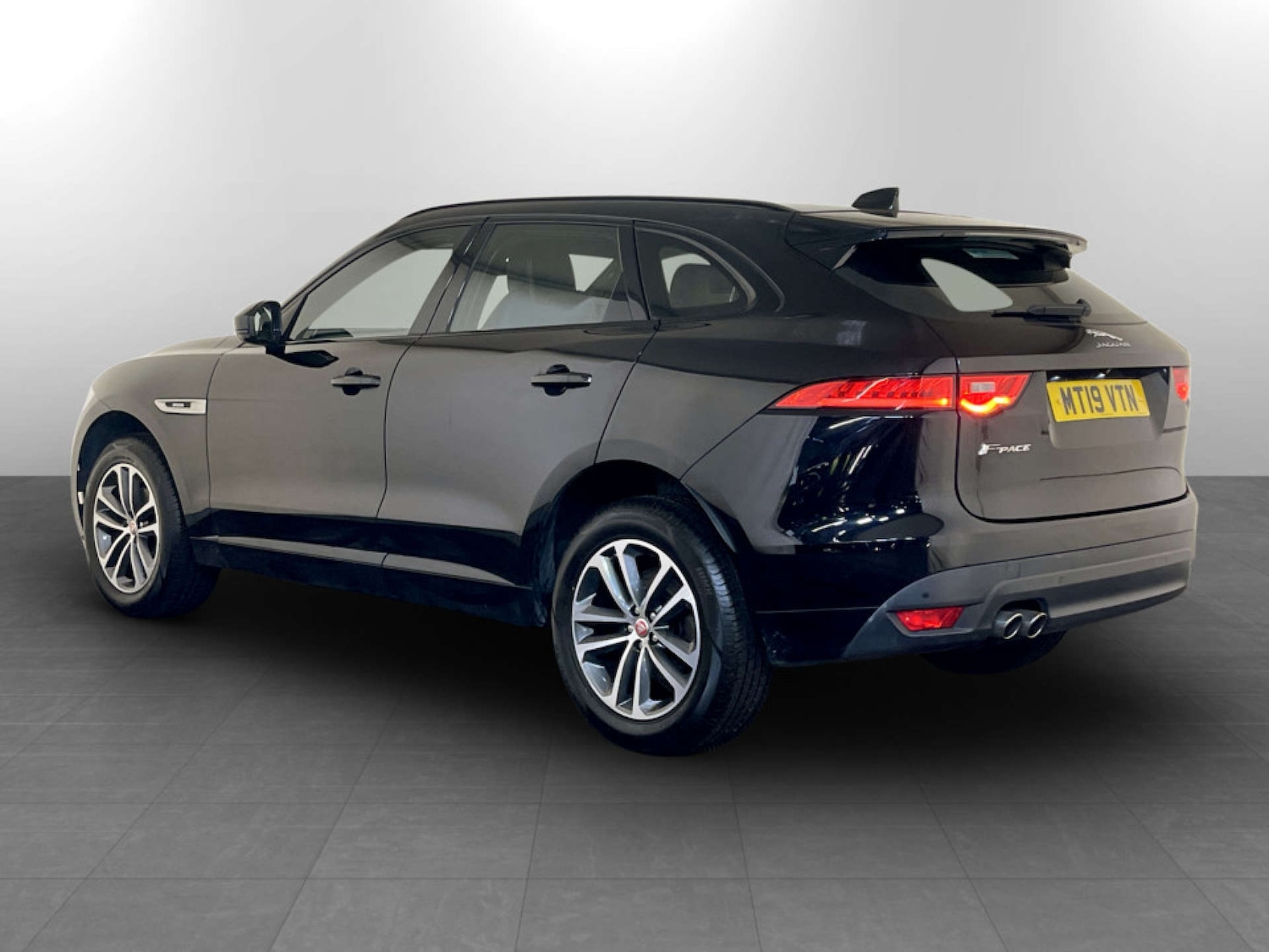 Used Jaguar F-Pace 2019 for sale - 77185392: Photo 8