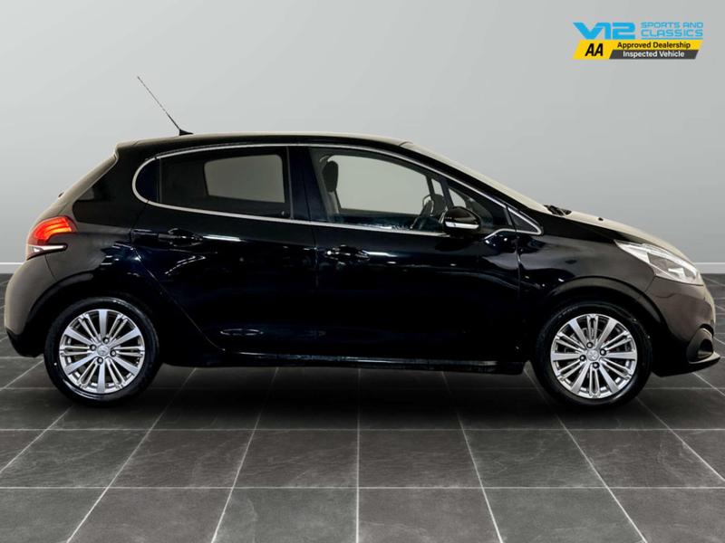 Used Peugeot 208 2017 for sale - 76979493: Photo 11